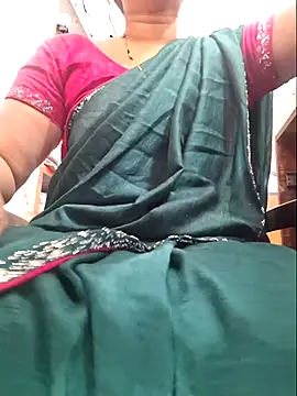 Snapshot of indianhotwife639 chatting on May 7, 5:57 am indianhotwife639 online show from May 7, 5:57 am