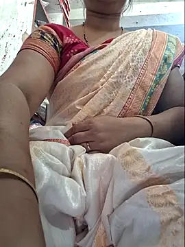 Snapshot of indianhotwife639 chatting on June 18, 4:46 am indianhotwife639 online show from June 18, 4:46 am