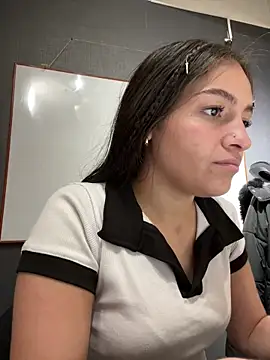 Alyha Cortes online show from September 19, 1:56 pm