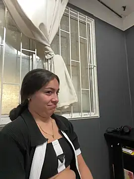 Alyha Cortes online show from February 4, 1:17 pm