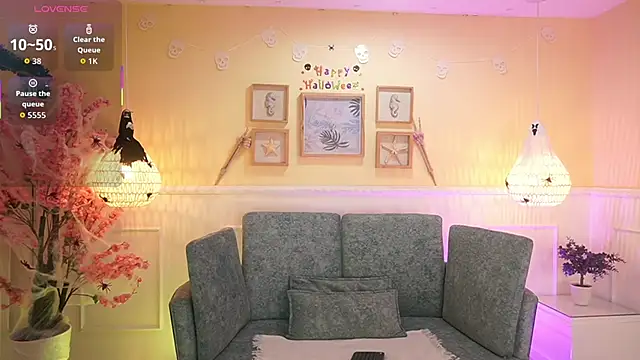 LoonaNyx online show from October 25, 11:40 am