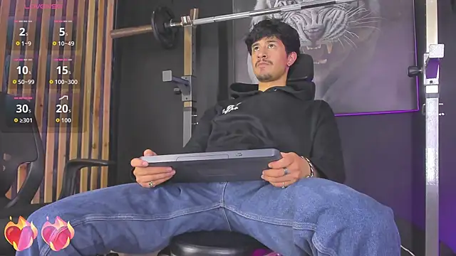 Snapshot of DimitriDeluxe chatting on October 23, 8:07 pm DimitriDeluxe online show from October 23, 8:07 pm