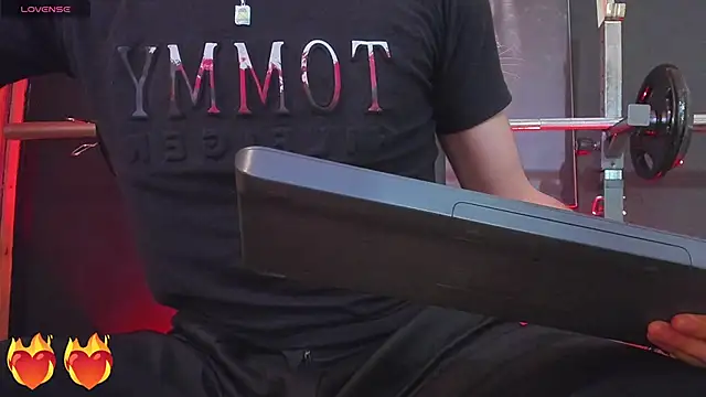 Snapshot of DimitriDeluxe chatting on October 27, 8:24 pm DimitriDeluxe online show from October 27, 8:24 pm