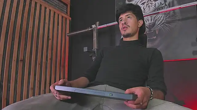 Snapshot of DimitriDeluxe chatting on November 13, 8:08 pm DimitriDeluxe online show from November 13, 8:08 pm