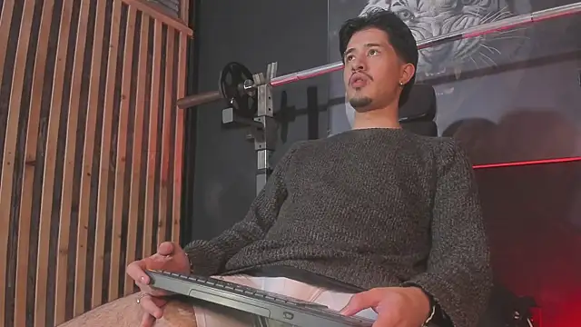 Snapshot of DimitriDeluxe chatting on November 27, 7:05 pm DimitriDeluxe online show from November 27, 7:05 pm