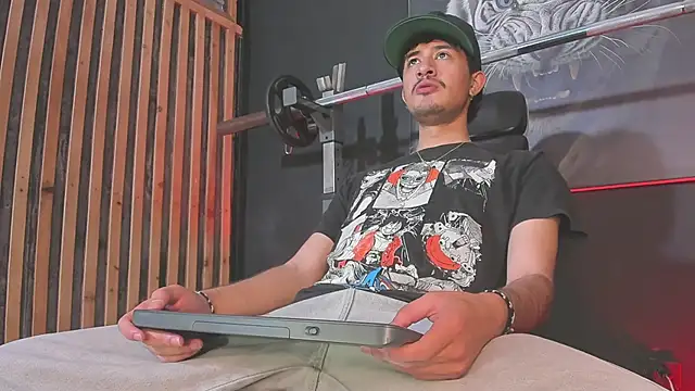 Snapshot of DimitriDeluxe chatting on December 13, 7:53 pm DimitriDeluxe online show from December 13, 7:53 pm