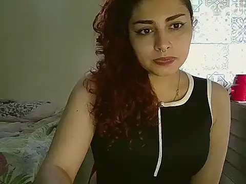 Snapshot of SweetSolei20 chatting on November 17, 6:57 pm SweetSolei20 online show from November 17, 6:57 pm