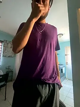 Snapshot of Alexitho25 chatting on September 30, 9:09 pm Alexitho25 online show from September 30, 9:09 pm