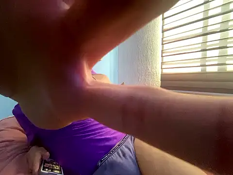 Snapshot of Alexitho25 chatting on October 3, 9:01 pm Alexitho25 online show from October 3, 9:01 pm