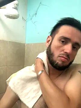 Snapshot of Alexitho25 chatting on October 5, 9:56 pm Alexitho25 online show from October 5, 9:56 pm