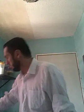 Snapshot of Alexitho25 chatting on October 7, 10:18 pm Alexitho25 online show from October 7, 10:18 pm