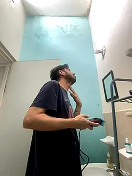 Snapshot of Alexitho25 chatting on October 12, 9:25 pm Alexitho25 online show from October 12, 9:25 pm