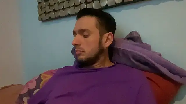 Snapshot of Alexitho25 chatting on October 21, 8:37 am Alexitho25 online show from October 21, 8:37 am