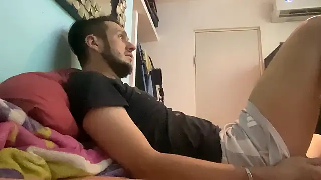 Snapshot of Alexitho25 chatting on October 24, 10:22 am Alexitho25 online show from October 24, 10:22 am