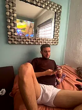 Snapshot of Alexitho25 chatting on November 21, 8:40 pm Alexitho25 online show from November 21, 8:40 pm