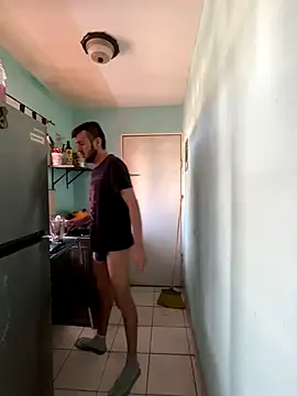 Snapshot of Alexitho25 chatting on December 15, 6:23 pm Alexitho25 online show from December 15, 6:23 pm