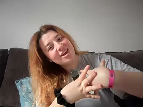 Snapshot of curvy_rosie69 chatting on June 1, 11:12 am curvy rosie69 online show from June 1, 11:12 am