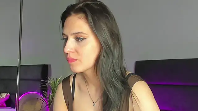 Snapshot of Forever_Smiler chatting on November 14, 9:52 am Forever Smiler online show from November 14, 9:52 am