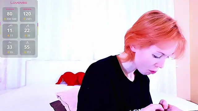 Snapshot of Kiara_Dream chatting on June 3, 10:59 pm Kiara Dream online show from June 3, 10:59 pm
