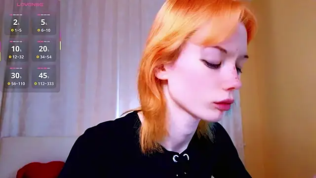 Snapshot of Kiara_Dream chatting on June 14, 2:46 am Kiara Dream online show from June 14, 2:46 am