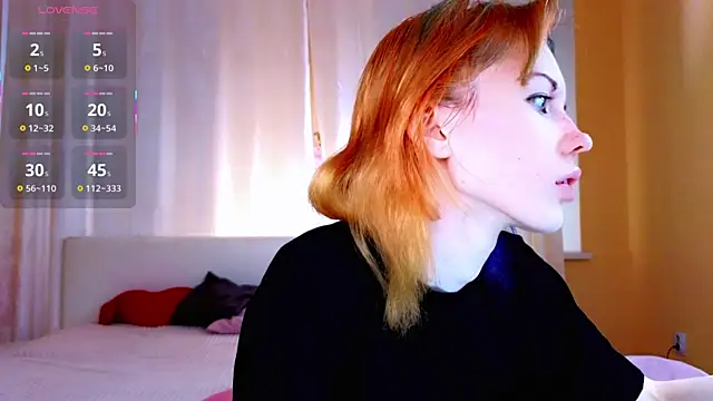 Snapshot of Kiara_Dream chatting on June 19, 10:35 pm Kiara Dream online show from June 19, 10:35 pm