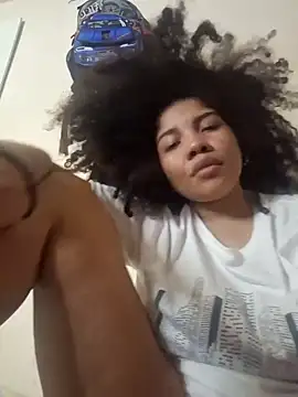 Snapshot of madelene chatting on December 10, 5:50 am madelene online show from December 10, 5:50 am