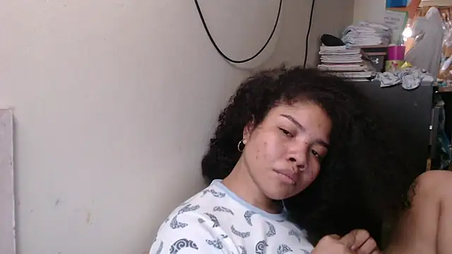 Snapshot of madelene chatting on December 22, 1:55 pm madelene online show from December 22, 1:55 pm