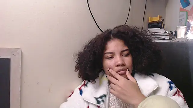 Snapshot of madelene chatting on February 16, 1:03 am madelene online show from February 16, 1:03 am