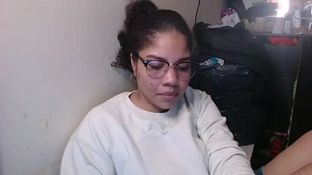 Snapshot of madelene chatting on February 26, 10:42 pm madelene online show from February 26, 10:42 pm