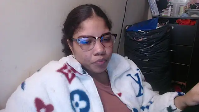 Snapshot of madelene chatting on March 6, 10:04 pm madelene online show from March 6, 10:04 pm