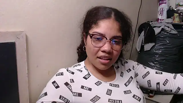 Snapshot of madelene chatting on March 12, 4:19 am madelene online show from March 12, 4:19 am