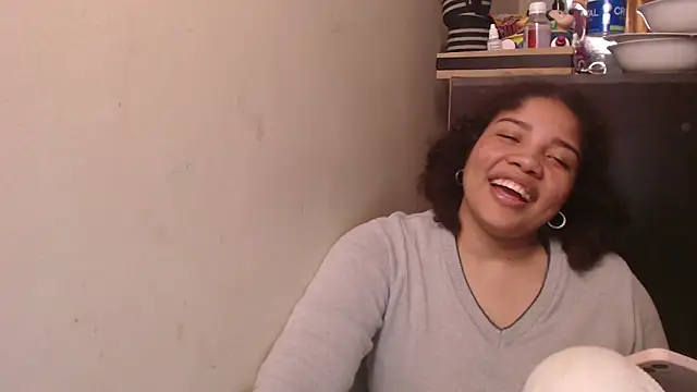 Snapshot of madelene chatting on October 11, 2:33 am madelene online show from October 11, 2:33 am