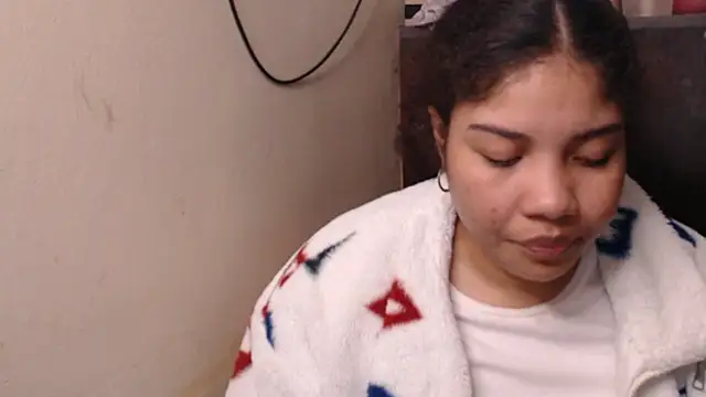Snapshot of madelene chatting on November 25, 11:38 pm madelene online show from November 25, 11:38 pm