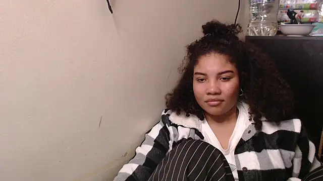 Snapshot of madelene chatting on May 18, 2:29 am madelene online show from May 18, 2:29 am