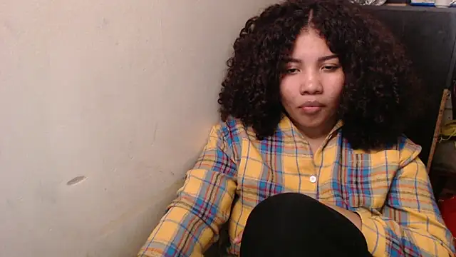 Snapshot of madelene chatting on May 29, 4:21 am madelene online show from May 29, 4:21 am
