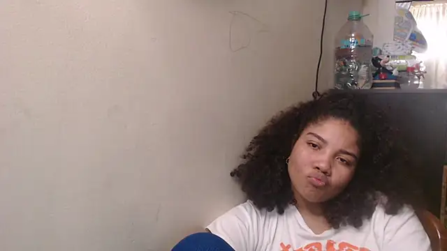 Snapshot of madelene chatting on June 6, 12:38 am madelene online show from June 6, 12:38 am