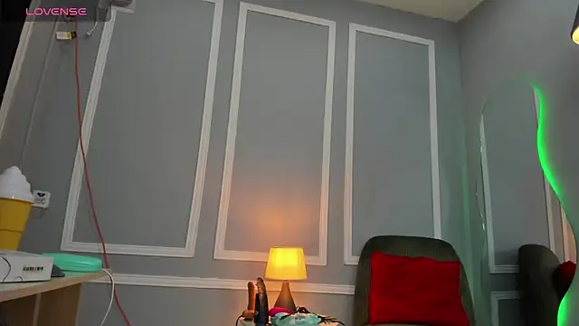 emma  rose1 online show from February 26, 7:13 pm