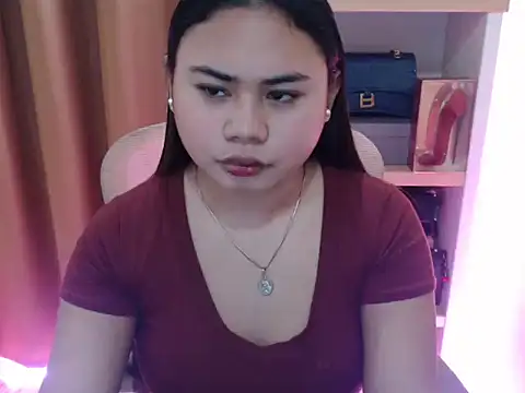 Snapshot of Annafoxy2xx chatting on May 11, 12:33 pm Annafoxy2xx online show from May 11, 12:33 pm