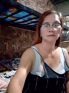 SexyHottMom online show from April 26, 9:23 pm