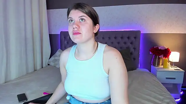 Snapshot of NikkiBustt chatting on November 14, 6:34 am NikkiBustt online show from November 14, 6:34 am