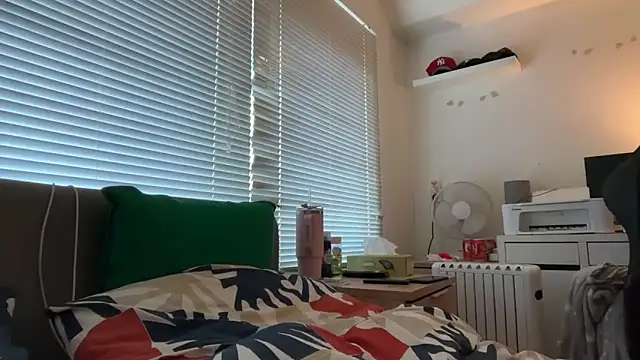 Snapshot of zoetaylorxxx chatting on December 3, 1:42 pm zoetaylorxxx online show from December 3, 1:42 pm