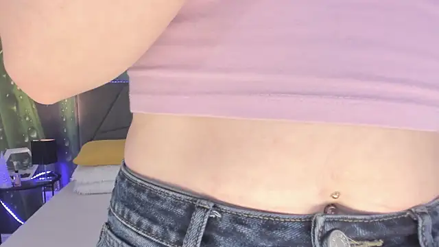 HollyTailors online show from February 9, 6:39 am