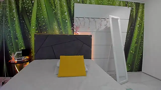 HollyTailors online show from July 31, 5:29 am