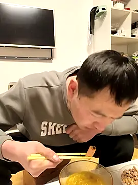 Snapshot of huanhuanaaaaa chatting on December 15, 5:17 pm huanhuanaaaaa online show from December 15, 5:17 pm