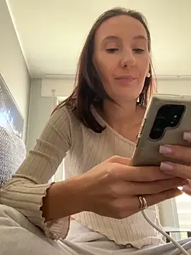 Snapshot of Emilia_Mausi chatting on October 30, 11:22 am Emilia Mausi online show from October 30, 11:22 am