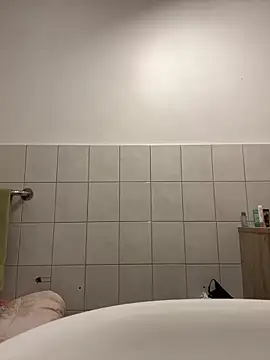 Snapshot of Emilia_Mausi chatting on December 13, 8:04 pm Emilia Mausi online show from December 13, 8:04 pm