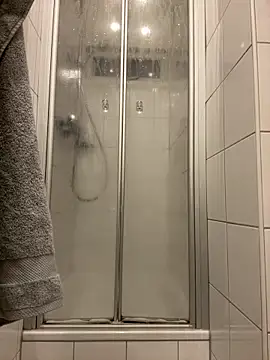 Snapshot of Emilia_Mausi chatting on February 9, 8:35 pm Emilia Mausi online show from February 9, 8:35 pm