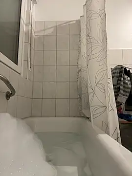 Snapshot of Emilia_Mausi chatting on February 16, 8:05 pm Emilia Mausi online show from February 16, 8:05 pm