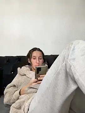 Snapshot of Emilia_Mausi chatting on March 10, 8:47 pm Emilia Mausi online show from March 10, 8:47 pm