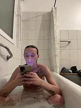 Snapshot of Emilia_Mausi chatting on March 11, 8:15 pm Emilia Mausi online show from March 11, 8:15 pm